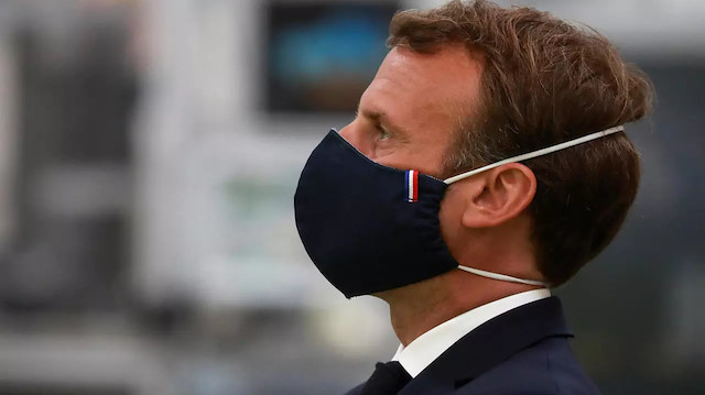 Fransız gazeteleri "Daha ne bekliyor" diyerek Macron'a seslendi.