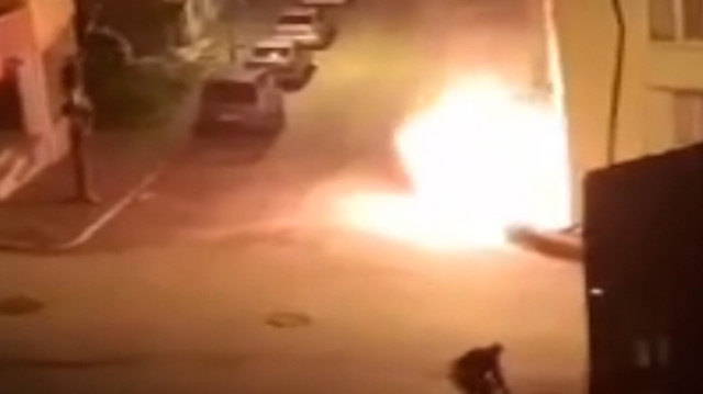 Bilecik'te park halindeki araç alev topuna döndü