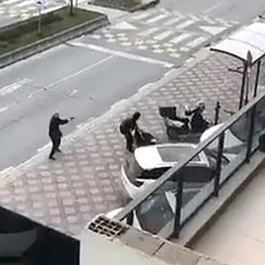Başakşehirdeki silahlı çatışma kameralara yansıdı