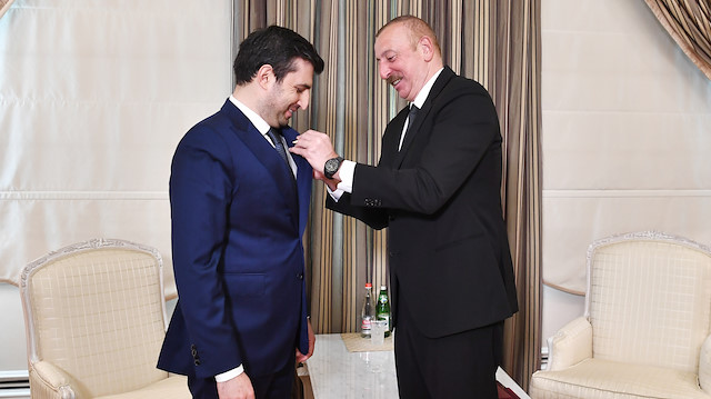 Azerbaycan Cumhurbaşkanı Aliyev'den Selçuk Bayraktar'a madalya