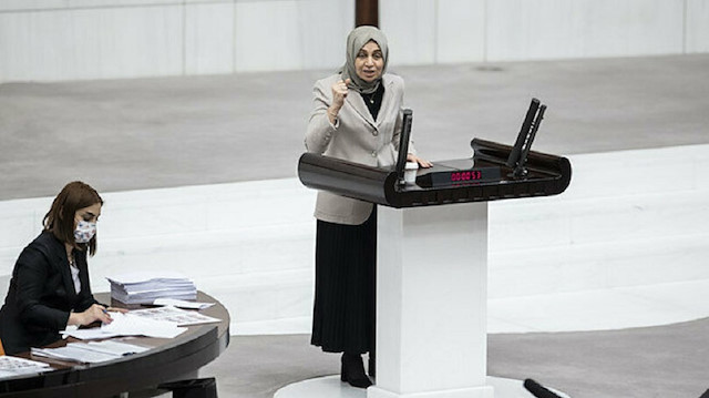 AK Partili Leyla Şahin Usta DHKP-C'yi lanetledi, HDP sıraları ayaklandı