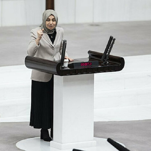 AK Partili Leyla Şahin Usta DHKP-Cyi lanetledi, HDP sıraları ayaklandı