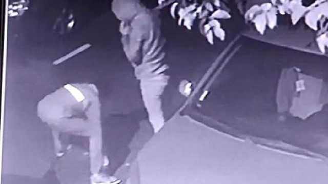 Bayrampaşa'da kağıt toplayıcılar rögar kapağını çaldı