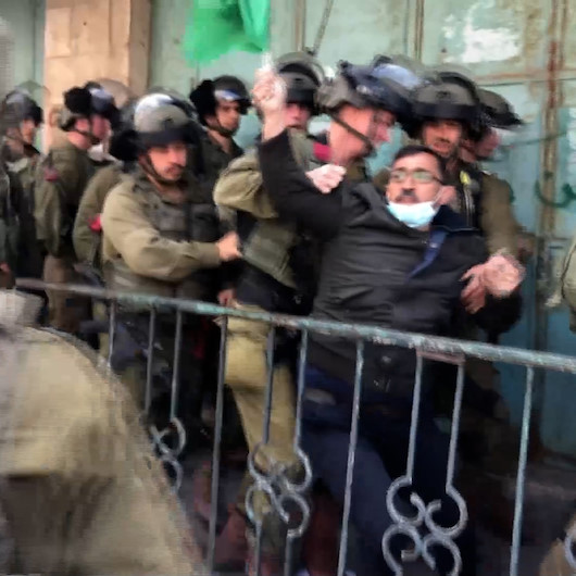 İşgalci İsrail güçleri Filistinli protestoculara saldırdı