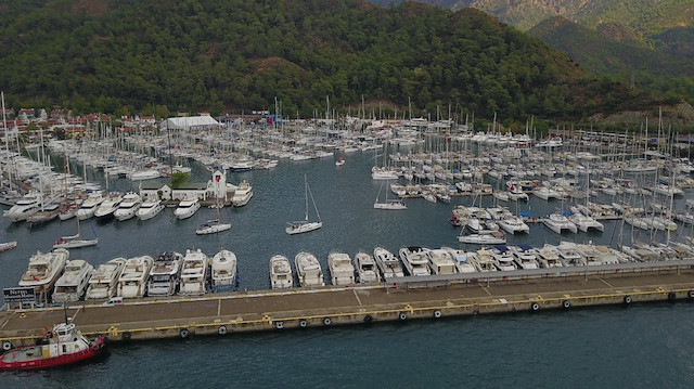 Pandemi dolayısıyla izole bir tatil yapmak isteyenler lüks teknelere ilgi gösteriyor.