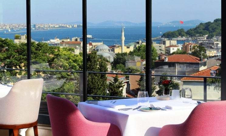 Hafta sonu sokağa çıkma yasağı: restoranlar açık mı