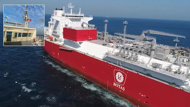 Türkiye'nin ilk yüzer LNG depolama ve gazlaştırma gemisi "Ertuğrul Gazi"ye Türk bayrağı çekildi.