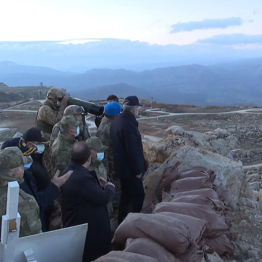 Bakan Akar, Namaz Dağında