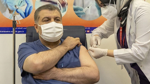 İlk CoronaVac aşısı, Ankara Şehir Hastanesi'nde Sağlık Bakanı Koca'ya yapılmıştı.  