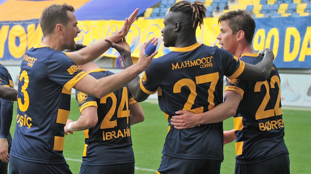 Süper Lig’in 32. haftasında MKE Ankaragücü ile Fraport Tav Antalyaspor karşı karşıya geldi. Karşılaşma ev sahibinin 1-0’lık üstünlüğüyle sona erdi.