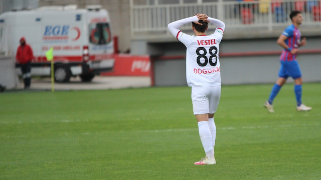 Eskişehirsporlu futbolcular Altınordu maçı sonrası büyük üzüntü yaşadı. 