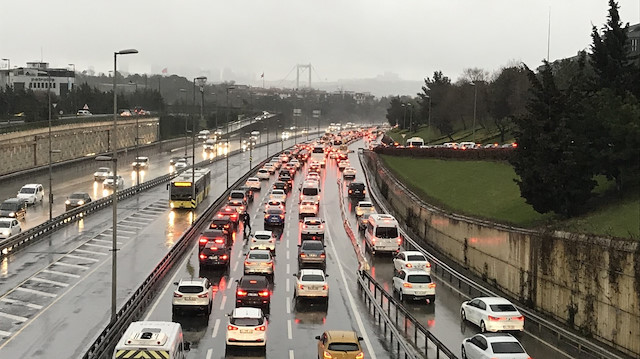 İstanbul'da trafik yoğunluğu yaşanıyor.