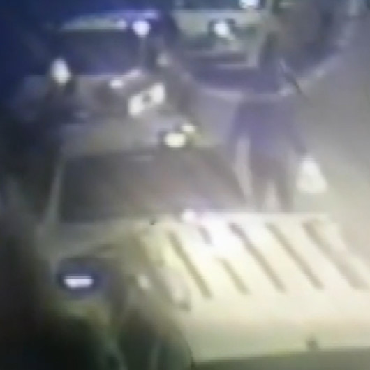 Niğdede motosikletteki kebap dürümünün çalınması kamerada