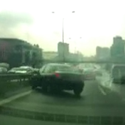 E-5’te faciadan dönülen trafik kazası kamerada