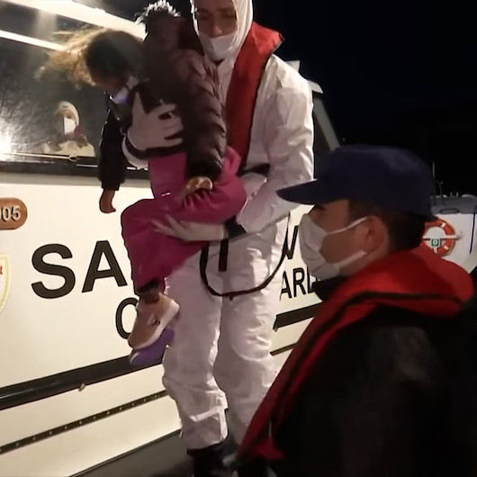 Alman ZDF kanalı, Yunan sahil güvenlik botunun mülteciler yasa dışı uygulamalarını belgeledi