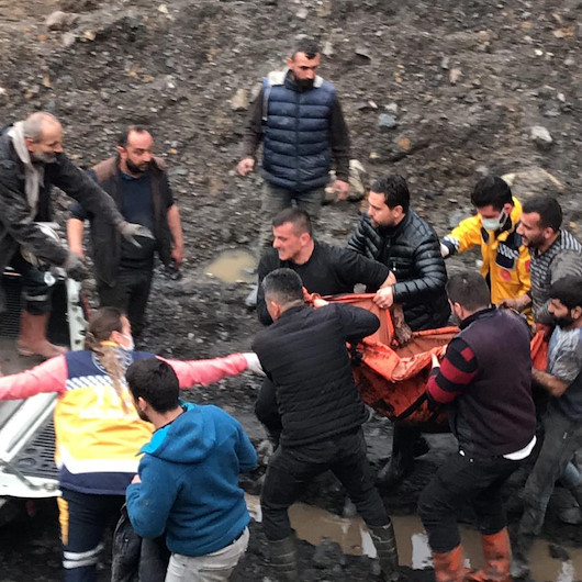 Kaçak maden ocağında mahsur kalan işçi çıkarıldı