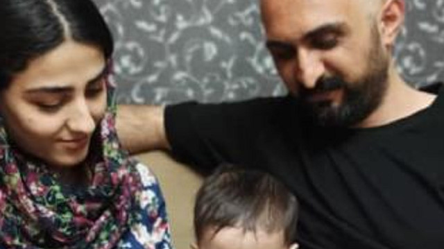 İran'da Azerbaycan Türkü aile, bebekleri için Türkçe isim yazılı kimlik mücadelesini 9 ay sonra kazandı.
