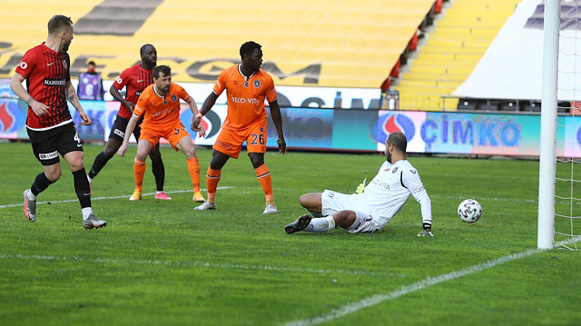 Başakşehir, Antep deplasmanından 2-0'lık mağlubiyetle ayrıldı.
