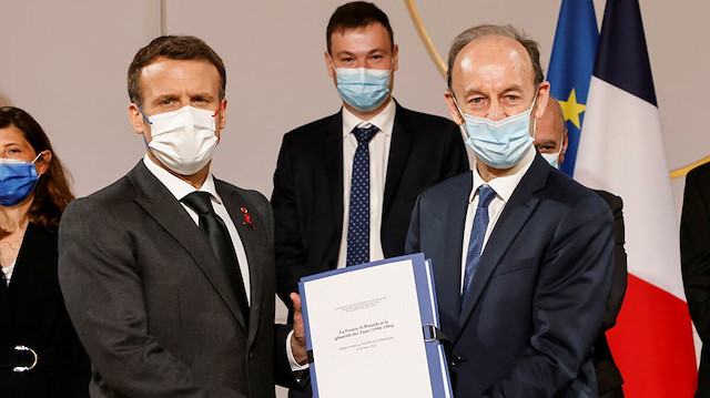Fransa Cumhurbaşkanı Emanuel Macron ve Fransız tarihçi Vincent Duclert.