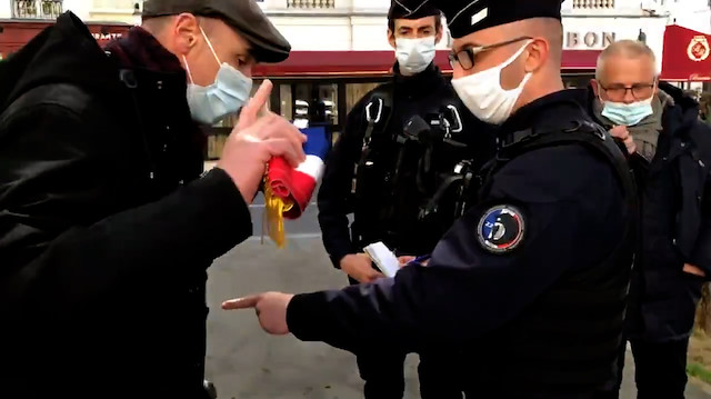 Fransız vekil Prud'homme öğrencilerin eylemine katıldığı gerekçesiyle meclise alınmadı