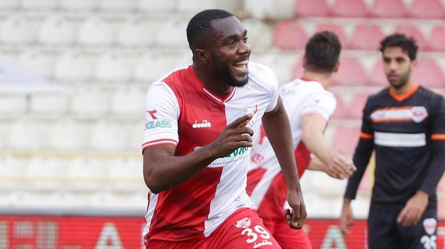 Kasongo 1. Lig'de çıktığı 6 maçta 4 gol atma başarısı gösterdi. 