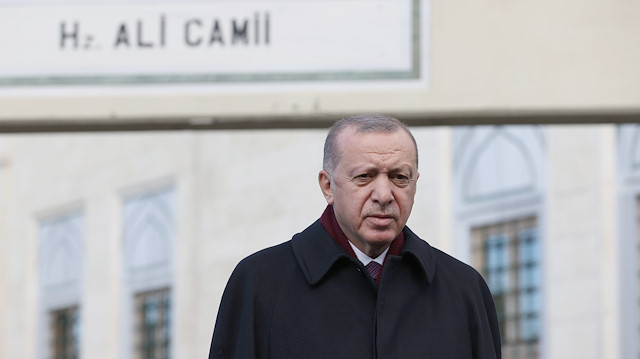 Cumhurbaşkanı Erdoğan, cuma namazını  Hz. Ali Camisi'nde kıldı.
