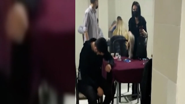 Kısıtlama saatinde kumarhaneye çevrilen iş yerine polis baskını