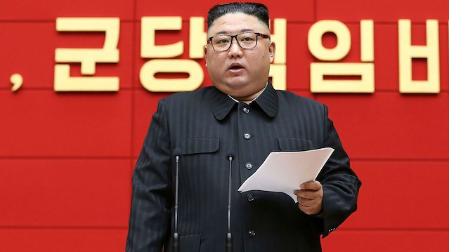 Kim Jong Un görüntülü arama yapmayan eğitim bakanını idam etti.