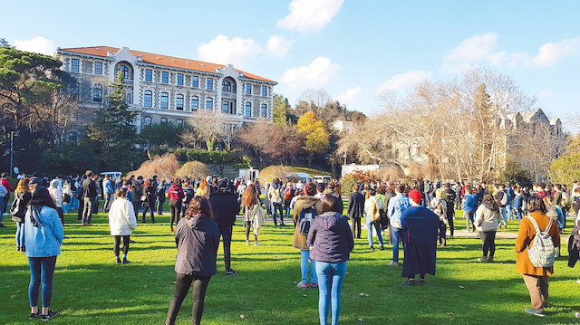 Rektör atama bahanesiyle karıştırılan Boğaziçi Üniversitesi’ndeki olayları toplumun desteklemediği iki anketle ortaya çıktı