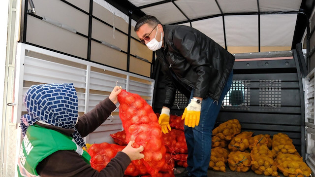 Üreticiden alınan patates ve soğan ihtiyaç sahibi ailelere bedelsiz olarak dağıtılacak. 