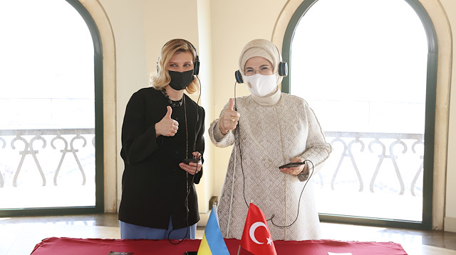 أمينة أردوغان تصطحب سيدة أوكرانيا الأولى في زيارة لبرج غالاطة