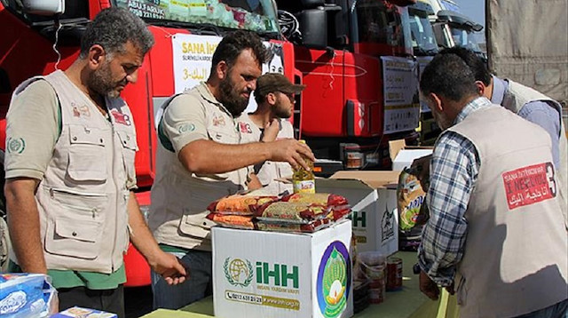 Türkiye'den pek çok dernek, Yemen'e insani yardımlarda bulunuyor.