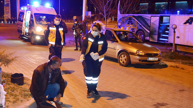 Mustafa K, ambulansla karantinaya alınmak için KYK yurduna götürüldü. 