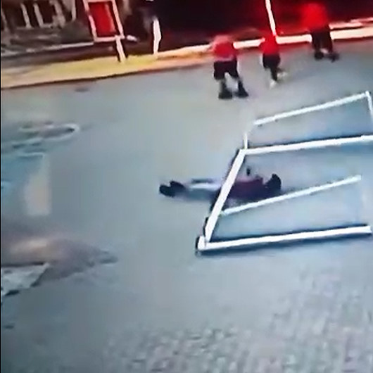Asıldığı kale direğinin altında kaldı: Aile okul yönetiminin ihmali var dedi