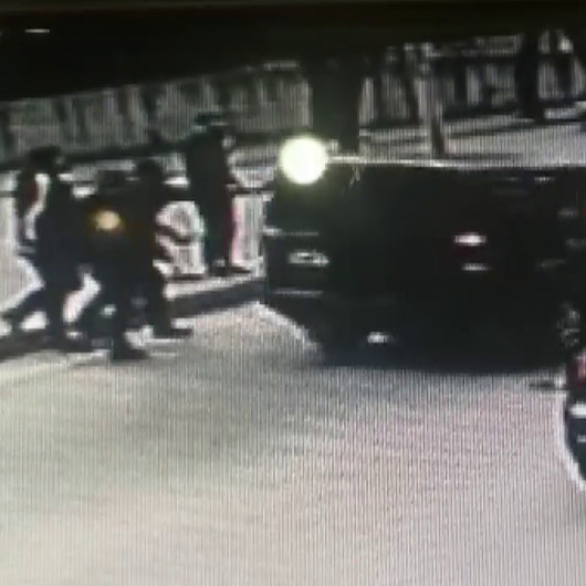 Çekmeköy’de kanlı tuzak: 3 otomobil ile cipin önünü kesip silah ve bıçakla saldırdılar