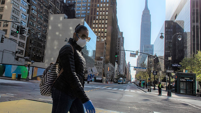 ABD'de bazı eyaletlerde maske zorunluluğu kalktı.