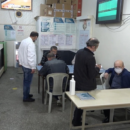 Ganyan bayisini kahvehaneye çeviren işletmeye baskın: 4 bin 50 lira ceza kesildi
