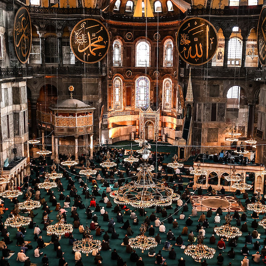 Ayasofya-i Kebir Camisinde ramazanın ilk cuması kılındı