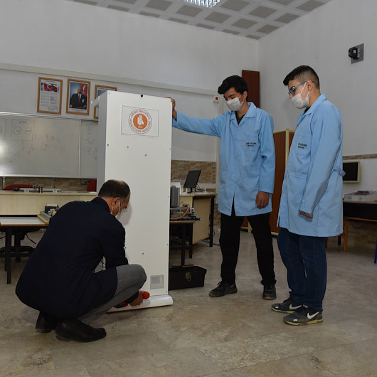 Meslek lisesinden büyük başarı: Ultraviyole ışıkla havayı temizliyor