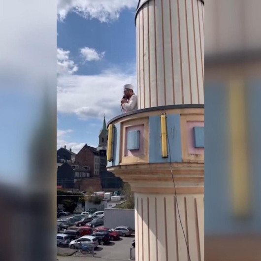 Almanyanın Wuppertal kentinde cuma ezanı ilk kez minareden okunmaya başlandı