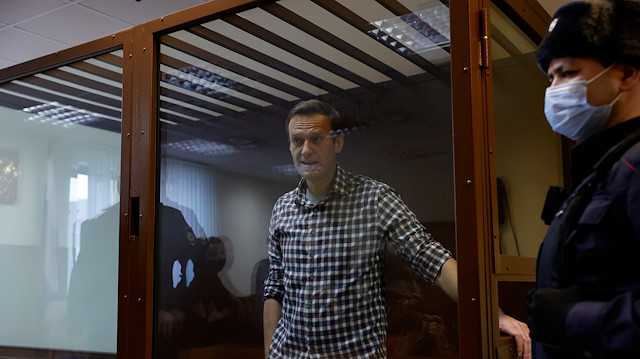 Rus muhalif Navalnıy'ın duruşma anından bir kare. 
