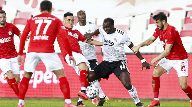 Sivasspor ile Beşiktaş arasında oynanan mücadele 0-0 sona erdi.