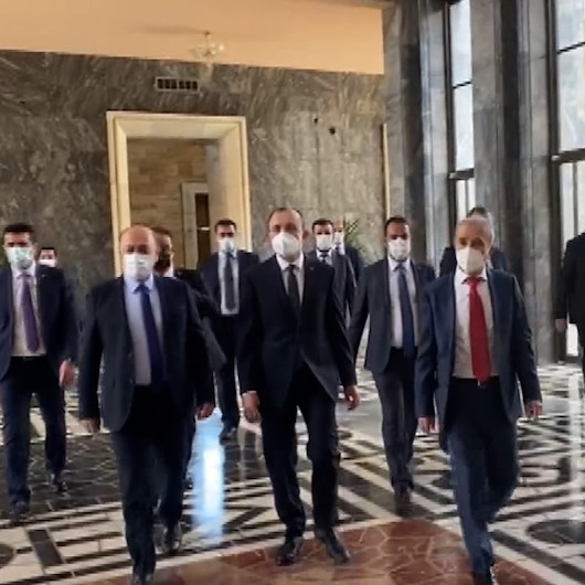 Yeni bakanlar yemin töreni için Meclise geldi