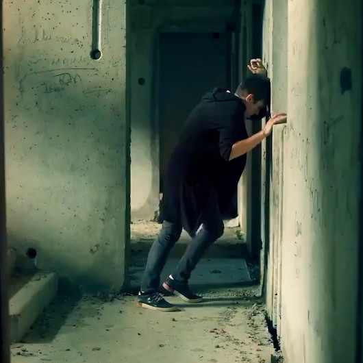 Narkotik polisinden uyuşturucuyla mücadele için rap müzikli klip