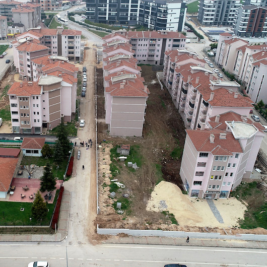 27 yıldır bitmeyen inşaat: Taşınamadan ölenler var