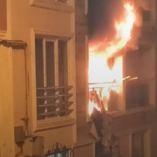 Bursa’da bir apartmanın ikinci katında bilinmeyen nedenle yangın çıktı