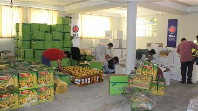 "تيكا" التركية تقدم مساعدات غذائية لـ300 أسرة في أفغانستان