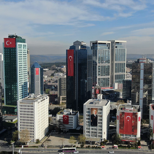 Gökdelenler kırmızı beyaz: Maslakta 23 Nisan coşkusu havadan görüntülendi