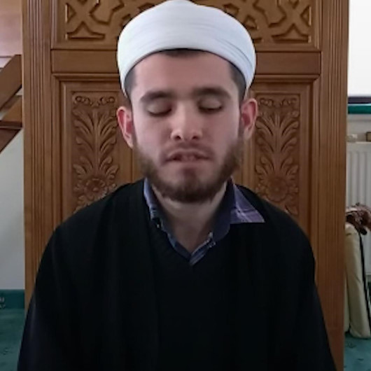 Dinleyerek 2.5 yılda Kuranı ezberleyen genç, atanıp müezzin olmak istiyor