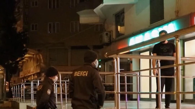 Fırıncıdan bekçi ekiplerine sahurda çay ve simit ikramı